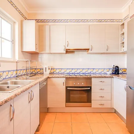 Periquito 2bd Pool Fast Wifi Ac Garden Villa Albufeira