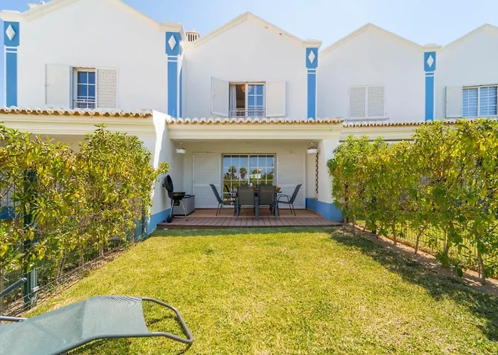 Periquito 2bd Pool Fast Wifi Ac Garden *